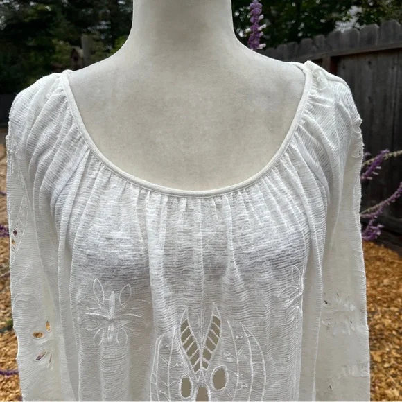 Free People Ivory Cut Out Peasant Blouse - Size Medium - Picture 3 of 14